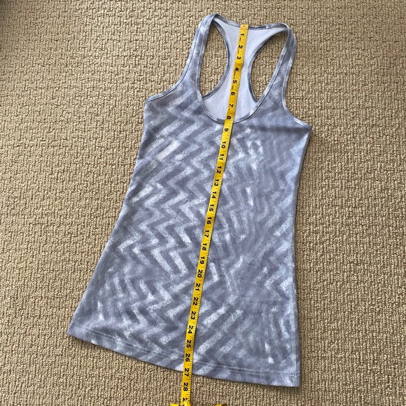 Lululemon cool racerback tank grey chevron - Picture 9 of 9
